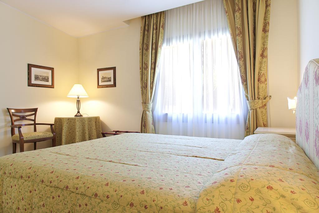Lejlighedshotel St. Andrew's Garden Rom
